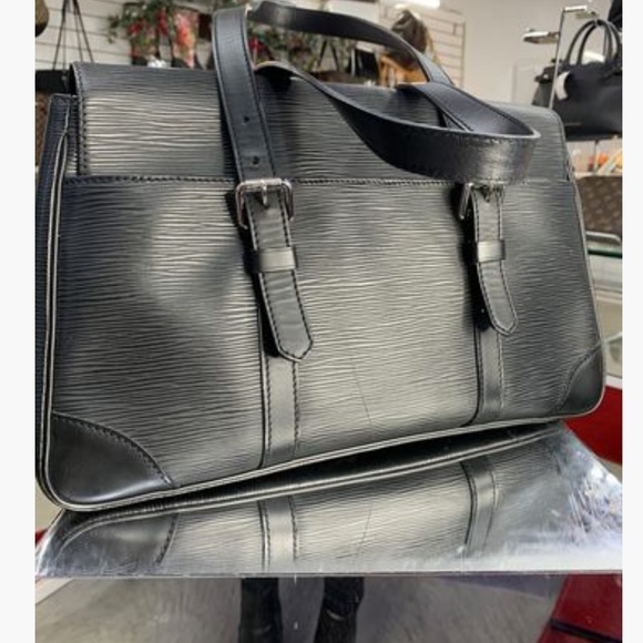 Louis Vuitton Segur MM Satchel - Picture 3 of 10